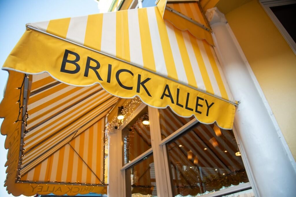 Brick Alley Pub welcomes the appetites of tourists, locals, and college students alike.