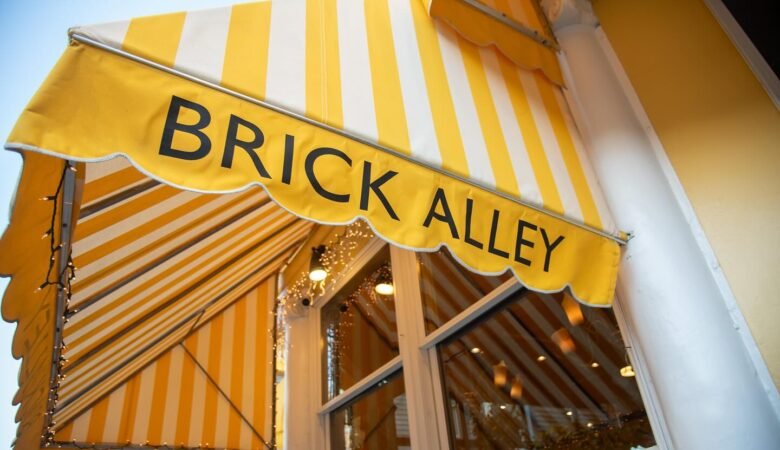 Brick Alley Pub welcomes the appetites of tourists, locals, and college students alike.
